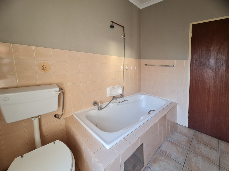 To Let 2 Bedroom Property for Rent in Ifafi North West